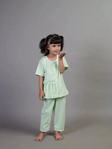 Side frill Nightsuit